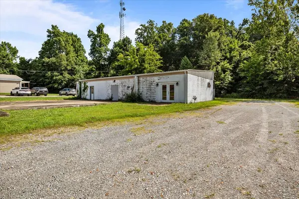 223 Long St, New Johnsonville, TN 37134