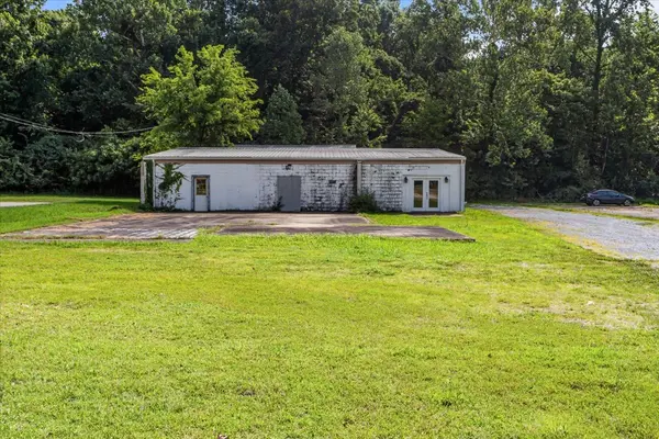 223 Long St, New Johnsonville, TN 37134