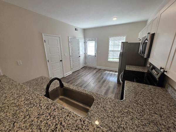 550 Peachers Mill Rd #E3, Clarksville, TN 37042
