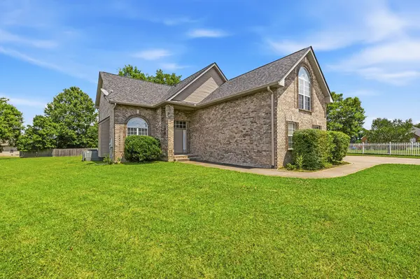 155 Brightstar Ct, Gallatin, TN 37066