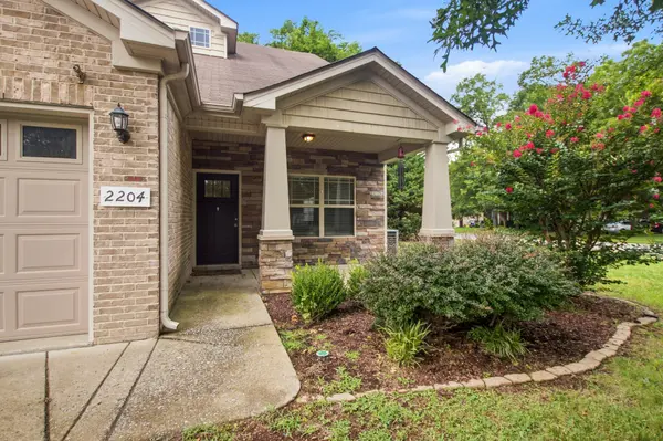 2204 Burnside Dr, Murfreesboro, TN 37128