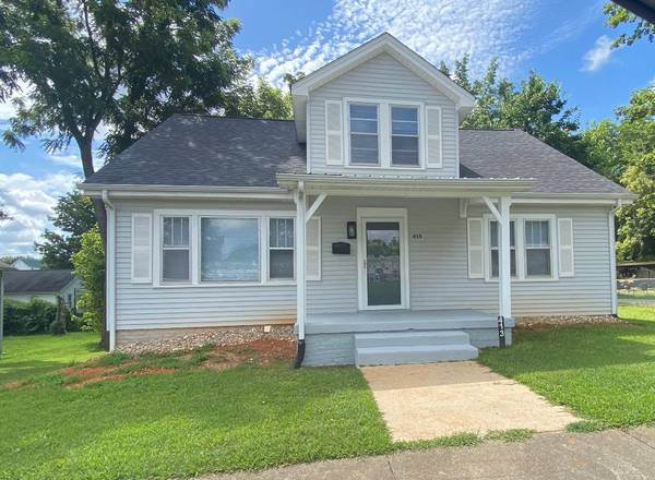 413 N Charlotte St, Dickson, TN 37055