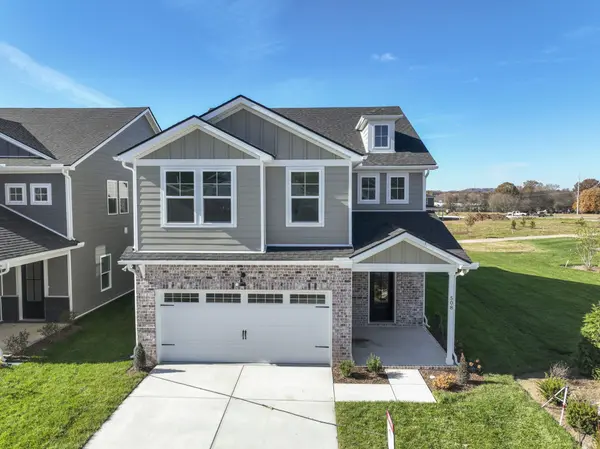 909 Watercourse Ct, Nashville, TN 37214
