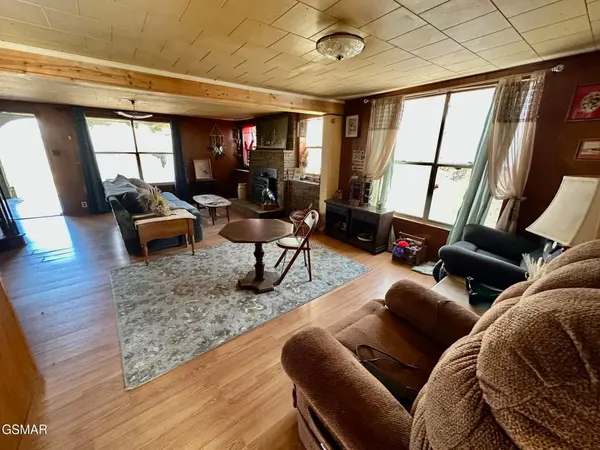 3528 Sugar Camp Circle, Sevierville, TN 37862
