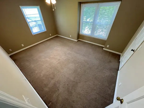 1002 Silver Point Dr, Murfreesboro, TN 37130