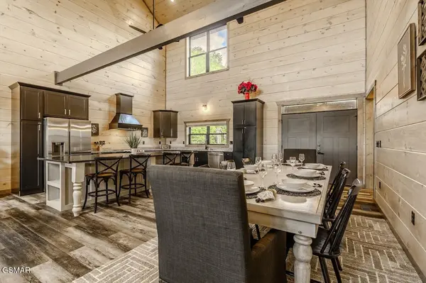 704 Topside Road, Gatlinburg, TN 37738