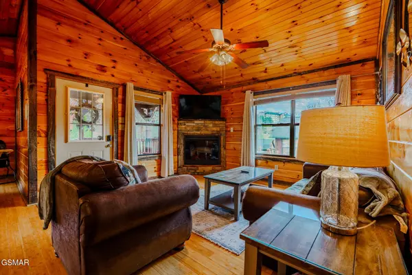 921 McMakin Way, Pigeon Forge, TN 37863