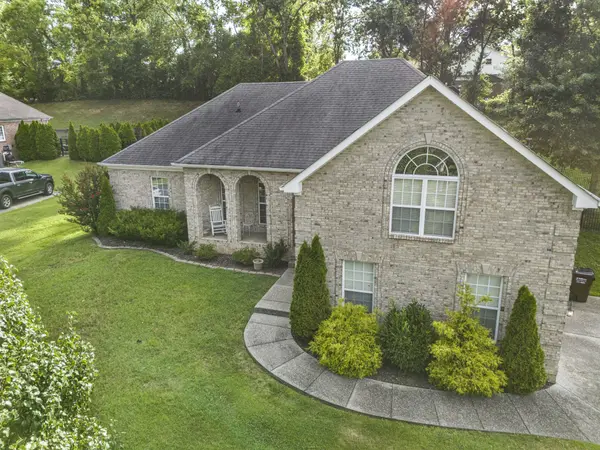 1009 Stafford Ct, Hendersonville, TN 37075