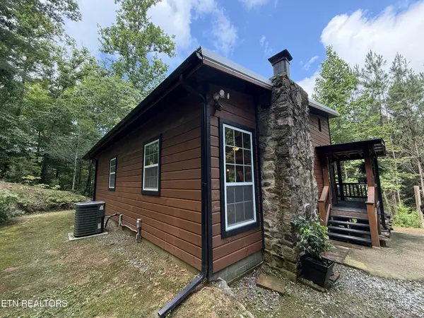 438 Country Square Rd, Newport, TN 37821