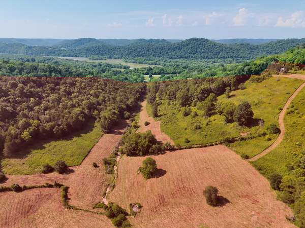 200 Rough Point Ln, Whitleyville, TN 38588