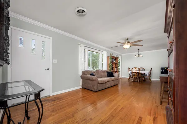 1019 Lawndale Dr, Murfreesboro, TN 37129