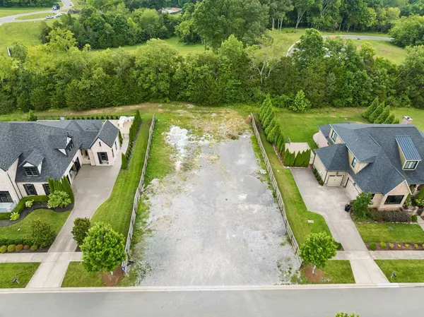7041 Lanceleaf Dr, College Grove, TN 37046