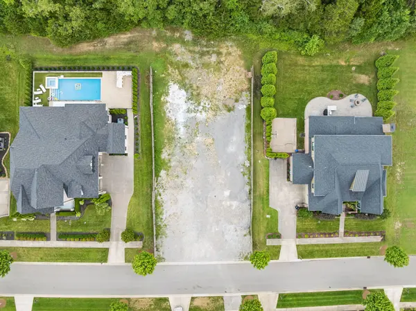 7041 Lanceleaf Dr, College Grove, TN 37046