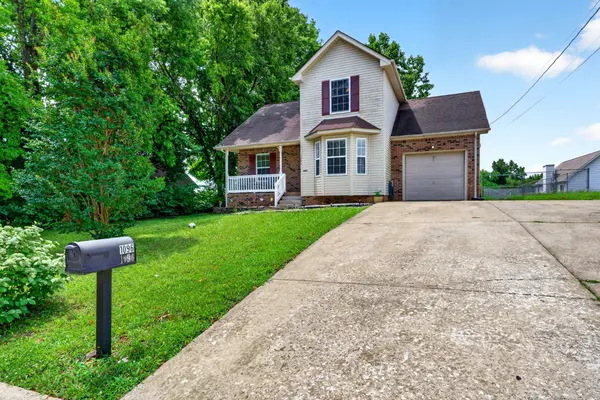 1096 Gunpoint Dr, Clarksville, TN 37042