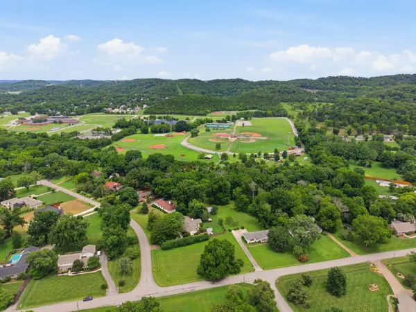 202 Harpeth Hills Dr, Franklin, TN 37069