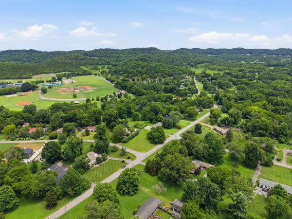 202 Harpeth Hills Dr, Franklin, TN 37069