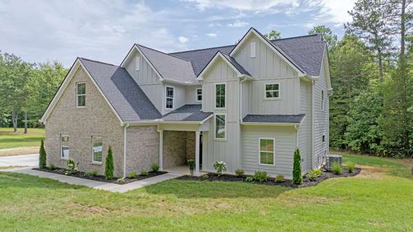 1492 Dreamfield Drive, Soddy Daisy, TN 37379