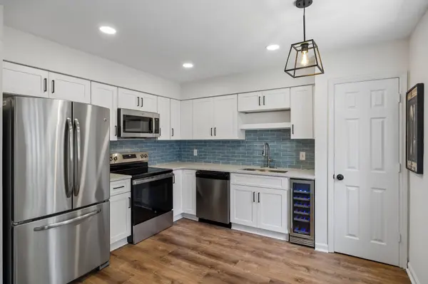 200 N Royal Oaks Blvd #E1, Franklin, TN 37067