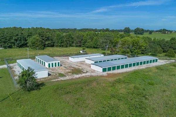 2821 Highway 43 #S, Leoma, TN 38468