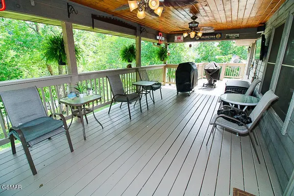 1949 Redbud Vw Road, Sevierville, TN 37876