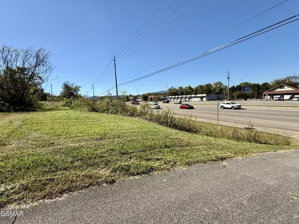 34 Winfield Dunn Parkway, Sevierville, TN 37876