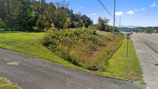 34 Winfield Dunn Parkway, Sevierville, TN 37876