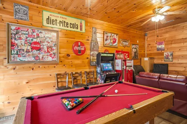 1713 Parkway View Court, Sevierville, TN 37876