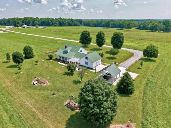 214 Camargo Rd, Fayetteville, TN 37334