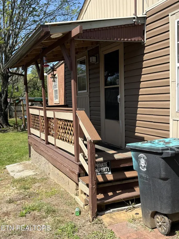 1212 Jones St, Athens, TN 37303