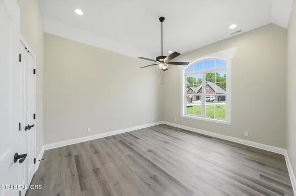 224 Lake View Point, Englewood, TN 37329