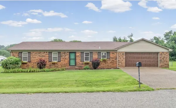 601 Pineridge Dr, Hopkinsville, KY 42240
