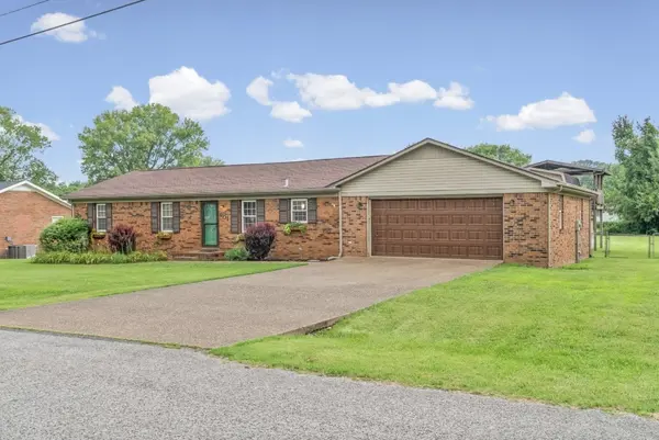 601 Pineridge Dr, Hopkinsville, KY 42240