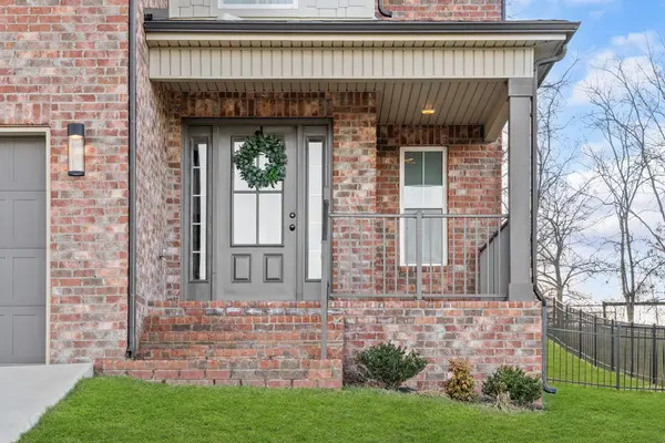 361 Frontier Dr, Clarksville, TN 37043