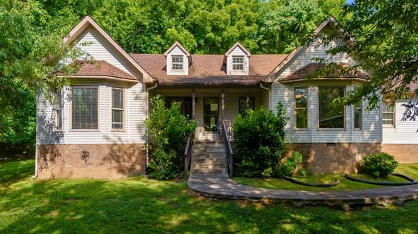1440 College Park Dr, Columbia, TN 38401