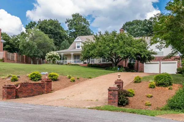 133 Baldridge Dr, Cottontown, TN 37048