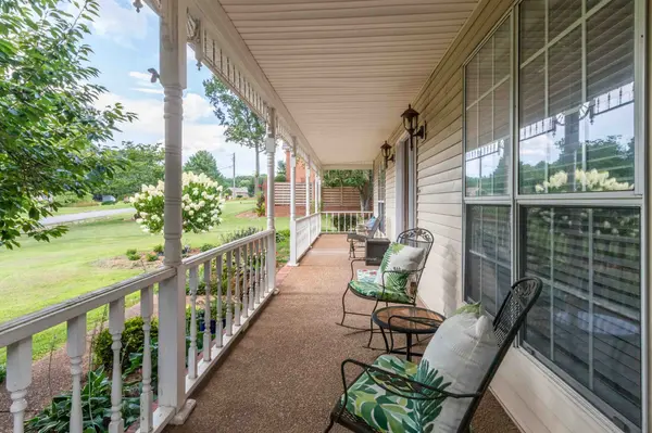 133 Baldridge Dr, Cottontown, TN 37048