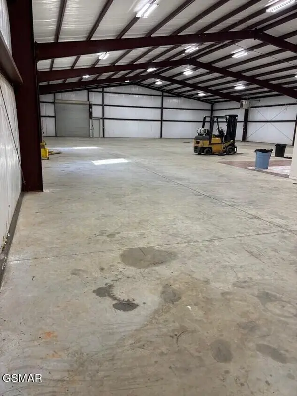 725 W Highway 25, Dandridge, TN 37725