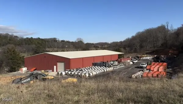 725 W Highway 25, Dandridge, TN 37725