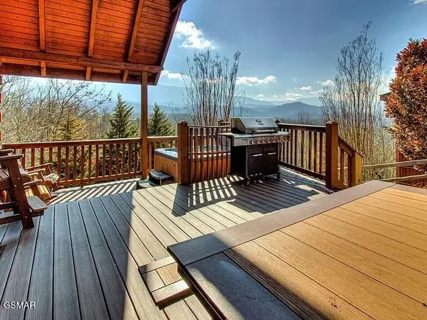 960 High Mountain Way, Gatlinburg, TN 37738