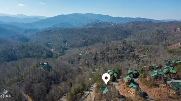 960 High Mountain Way, Gatlinburg, TN 37738