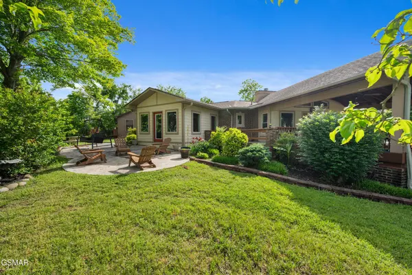 901 Lake Smoky Road, Sevierville, TN 37876