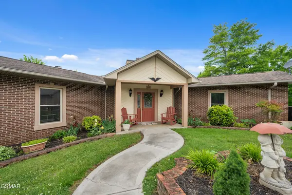901 Lake Smoky Road, Sevierville, TN 37876