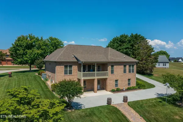 140 Big Oak Drive, Dandridge, TN 37725