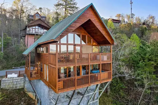 2313 Fox Berry Way, Sevierville, TN 37876