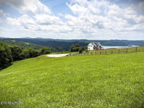 24 Bluegill Lane, Hilham, TN 38568