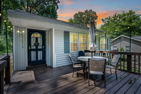 714 Woodlawn Dr, Clarksville, TN 37040