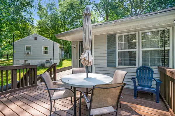 714 Woodlawn Dr, Clarksville, TN 37040
