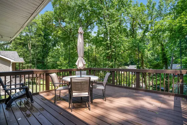 714 Woodlawn Dr, Clarksville, TN 37040