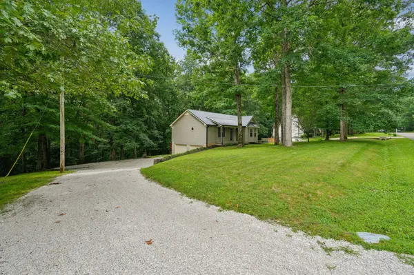 1174 Anna Rebecca Ct, Kingston Springs, TN 37082