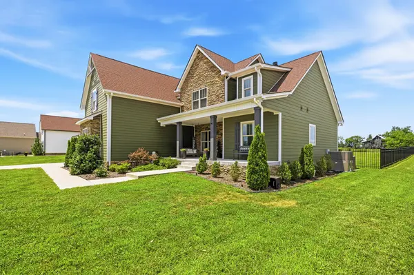 529 Clearview Rd, Cottontown, TN 37048